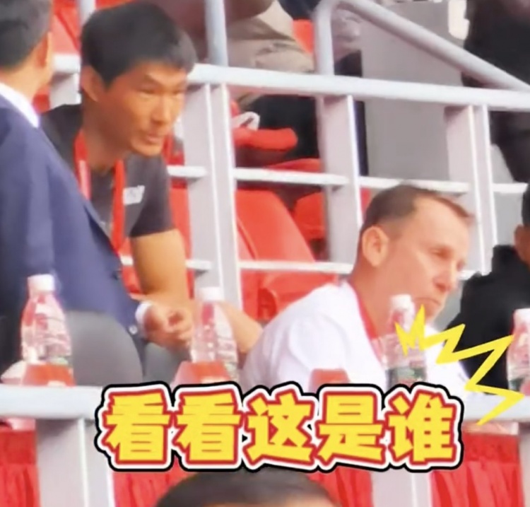久爾杰維奇現身鹽城，現場(chǎng)觀(guān)看中國U22國足vs韓國