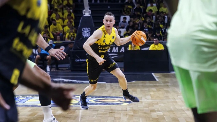 NBA初代老六，42歲進(jìn)入生涯巔峰？！