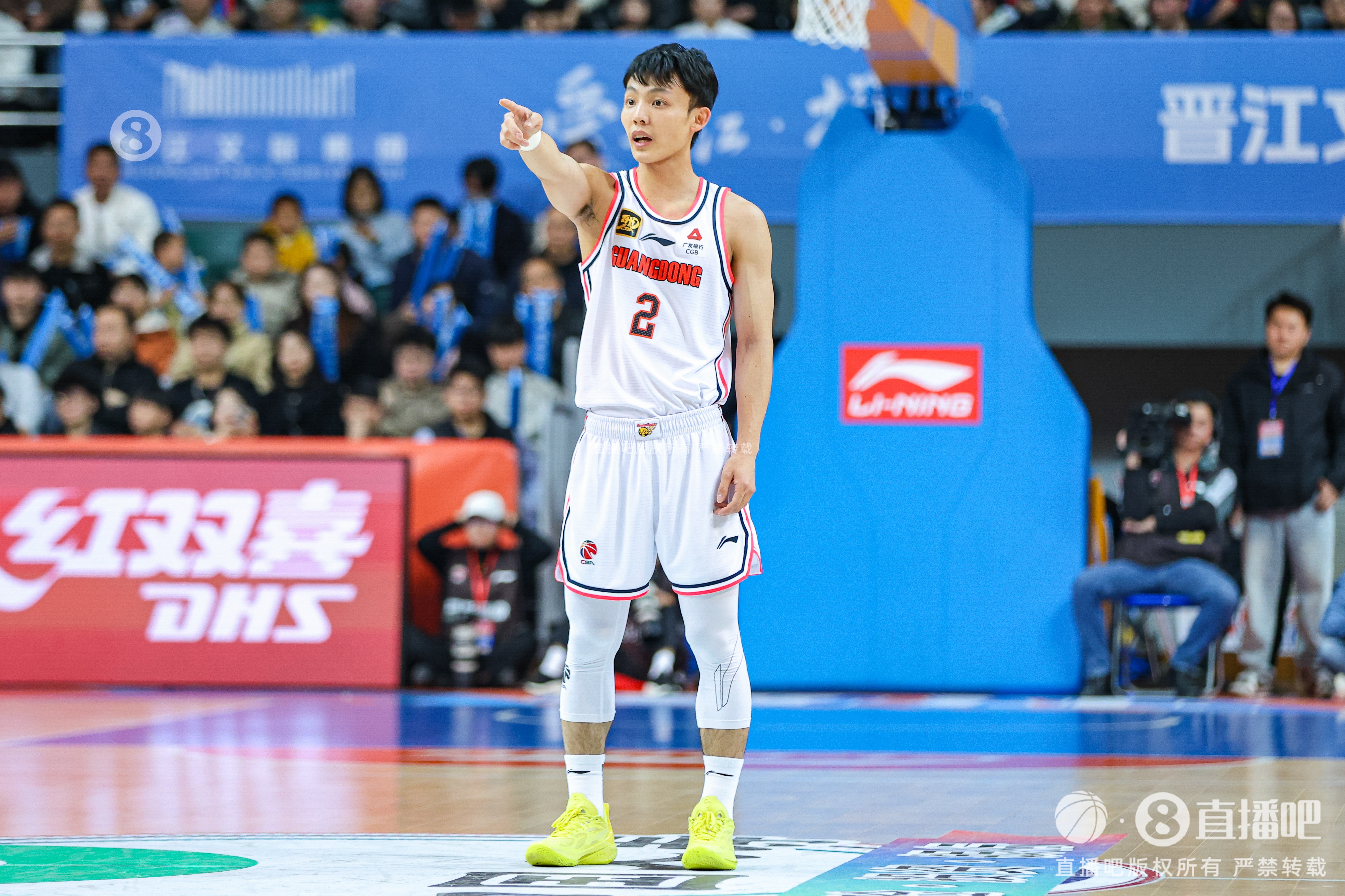 手熱！徐杰打滿(mǎn)首節5中4拿到10分2助 正負值+17