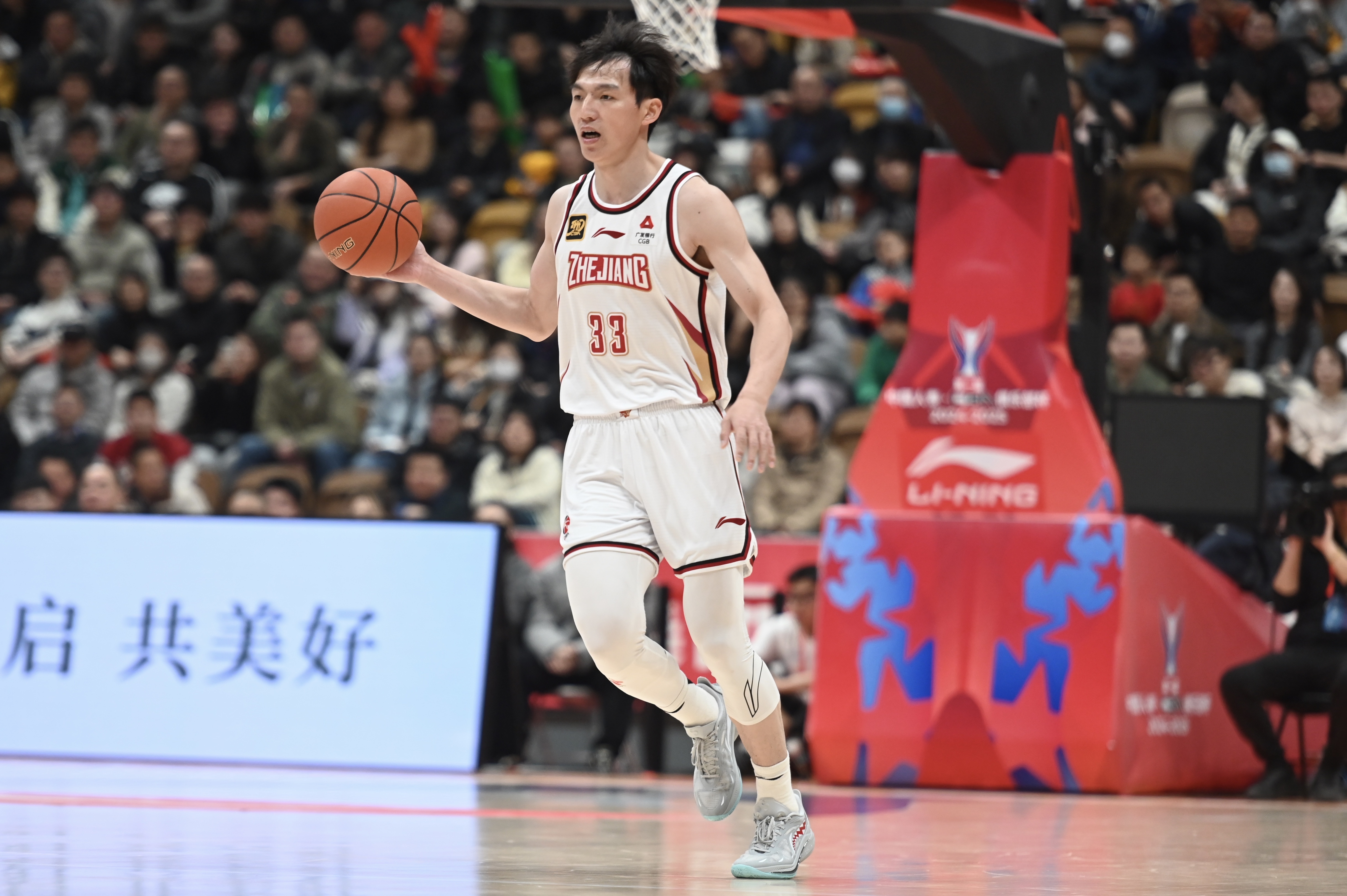 雙槍表現不錯！吳前和陸文博均9中5&三分合計15中7合砍30分